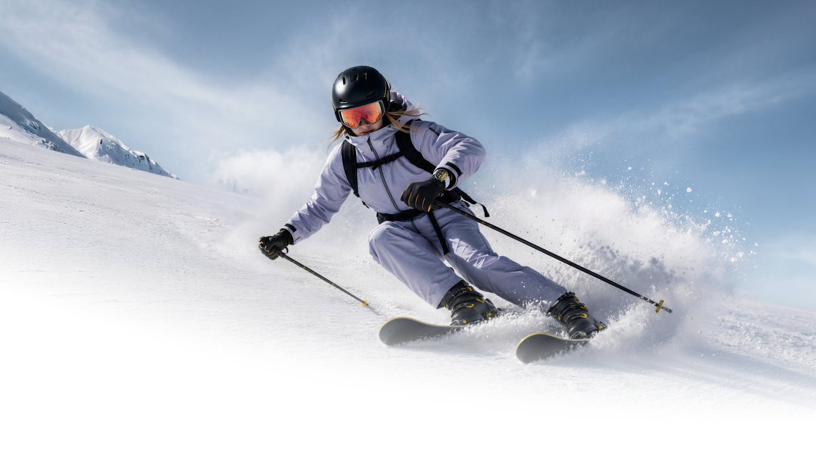 Skier on the slope, Huawei Watch GT 7 with skiing mode