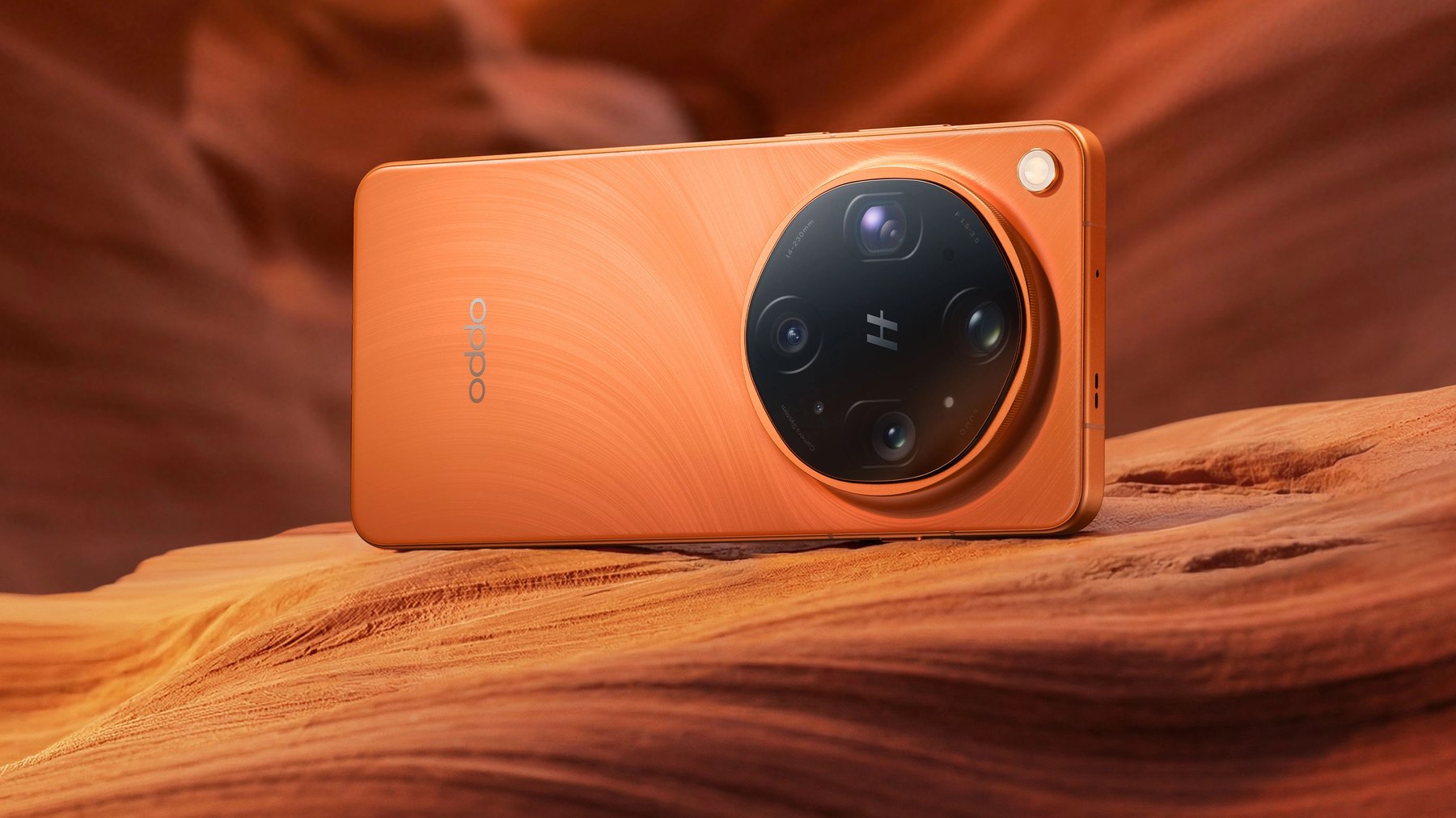 OPPO Find X9 Ultra in Canyon Orange color