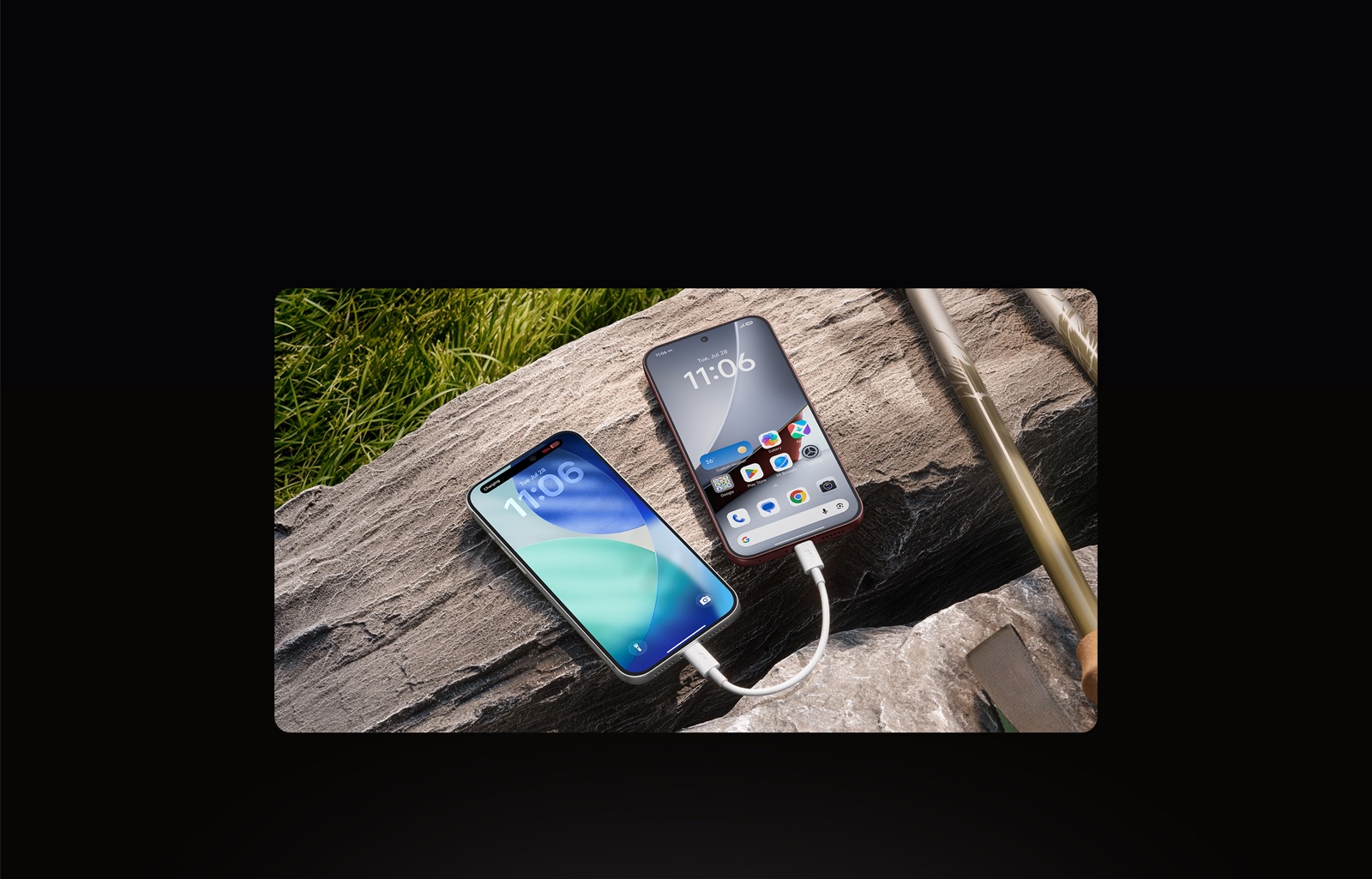POCO F9 Ultra charges another phone with a cable