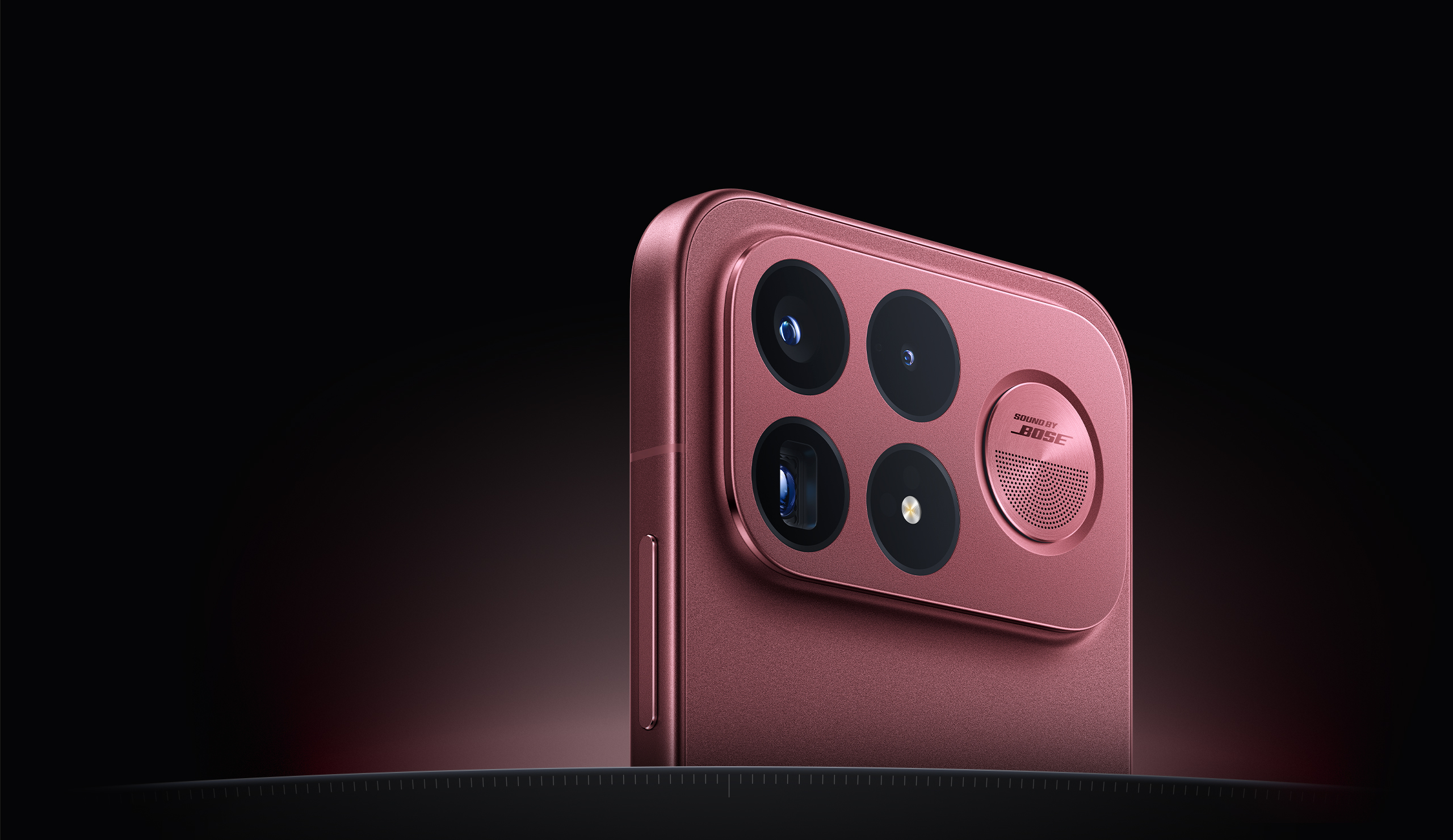 Camera island of POCO F9 Ultra with the main 200 MP camera and 5x telephoto lens